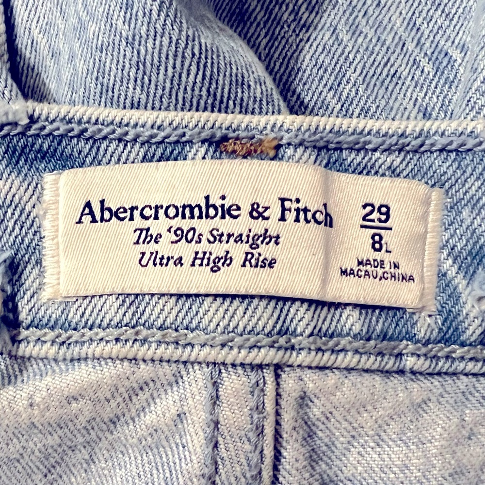 A&F High Rise 90s Relaxed Jean - Picture 7 of 8